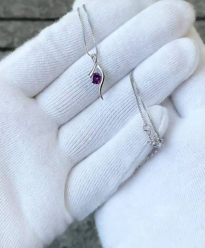 Uzenia Curve Pendant Necklace