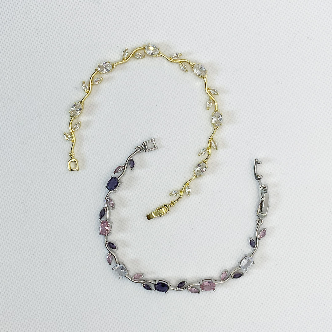 Floréve | Floral Crystal Bracelet | Uzenia