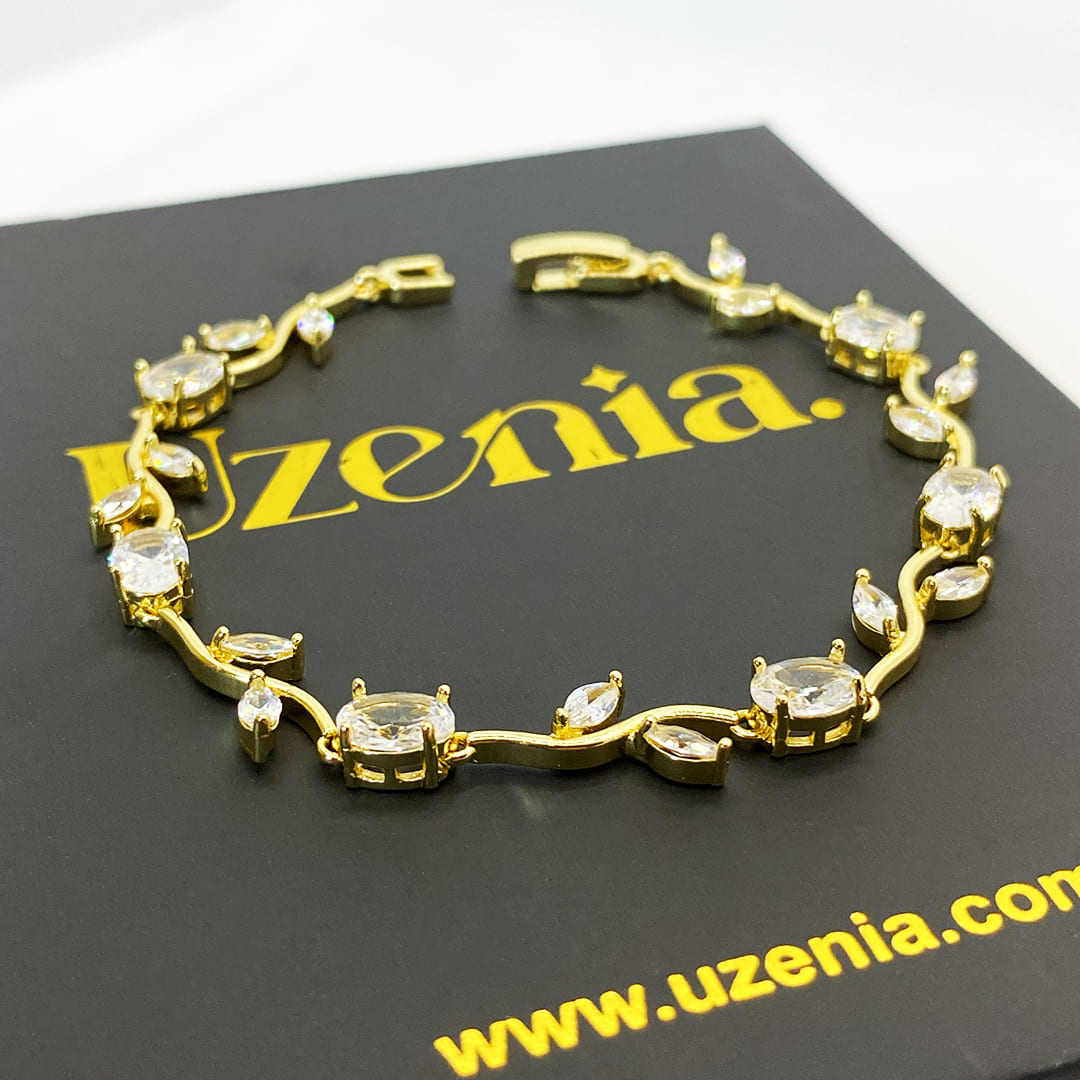 Floréve | Floral Crystal Bracelet | Uzenia